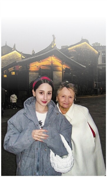 澳大利亚姑娘安心冉：用中文阅读开启“大中华寻宝记”