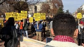 美国逾60城举行示威活动 抗议对委军事行动