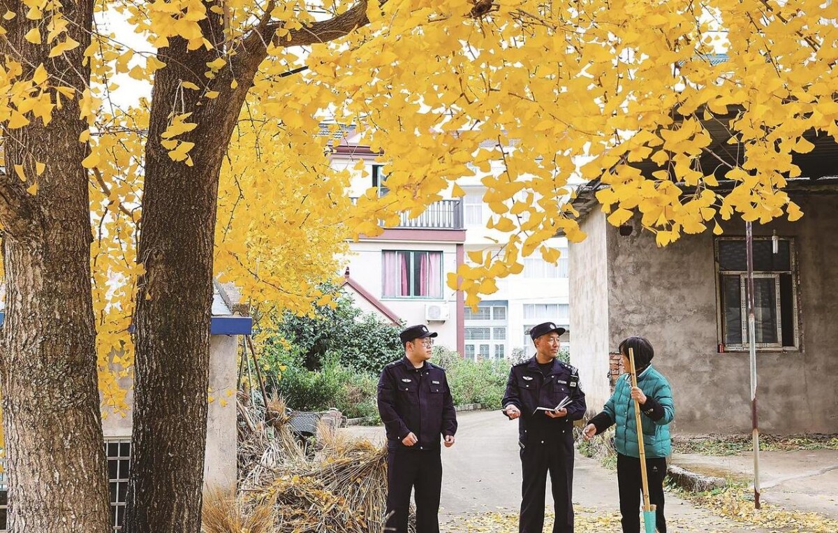 民警入村居讲安全