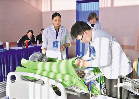 長護險買單，失能者有了健康管家