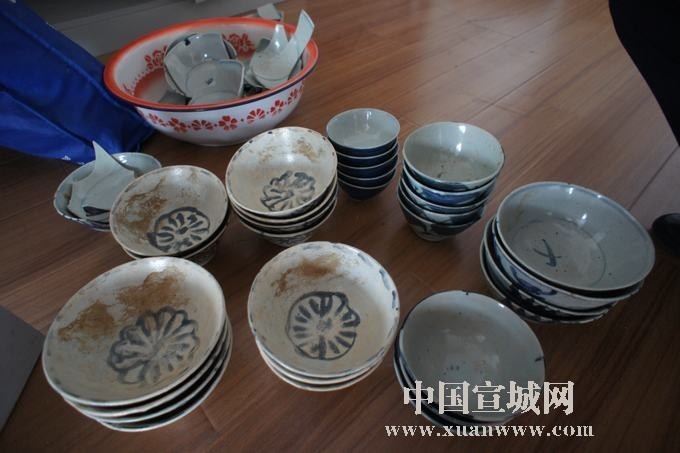 宣城发现多只明代青花瓷碗 村民主动上交文物部门