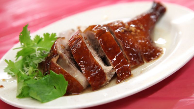 合肥18元烤鴨調(diào)查:養(yǎng)殖場(chǎng)約30天出欄 鴨毛都沒長全