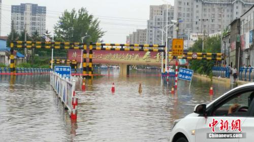 8月18日，安徽省宿州市碭山縣出現(xiàn)暴雨天氣，城區(qū)多地內(nèi)澇嚴重。