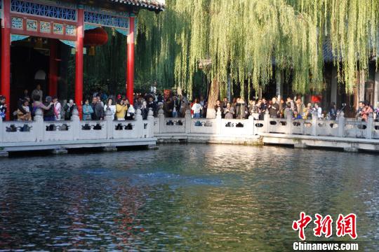 趵突泉噴涌“造假”？民眾稱相信泉水噴涌是自然現(xiàn)象