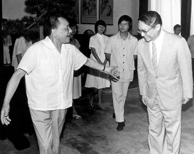 金庸的這位特殊讀者曾從境外買(mǎi)小說(shuō) 每晚都讀幾頁(yè)