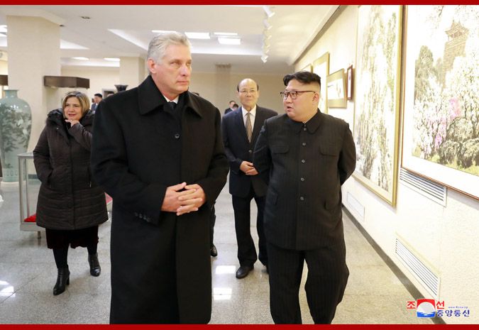 古巴领导人兴奋参观朝鲜版798!金正恩夫妇陪同