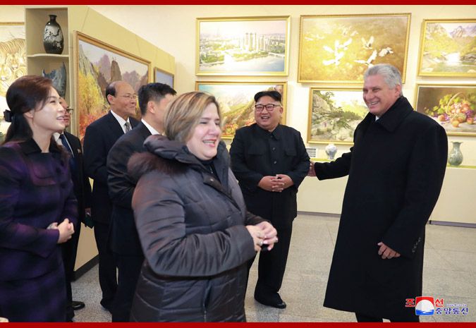 古巴领导人兴奋参观朝鲜版798!金正恩夫妇陪同