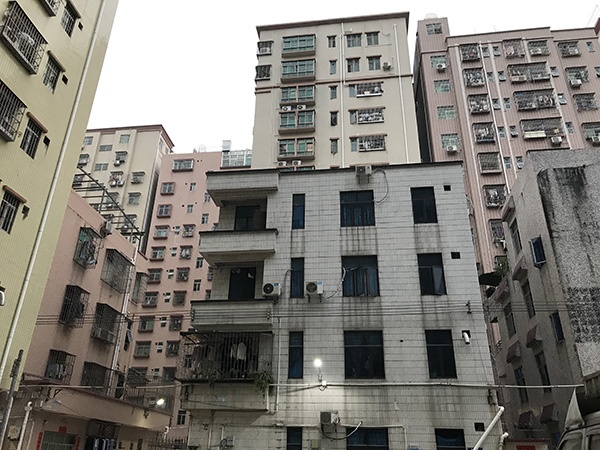 起底虐童之家：丈夫愛打牌 被指出軌將妻打得失禁