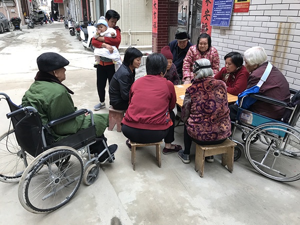 起底虐童之家：丈夫愛打牌 被指出軌將妻打得失禁