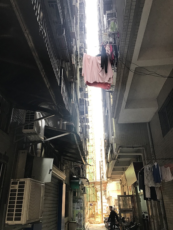 起底虐童之家：丈夫愛打牌 被指出軌將妻打得失禁