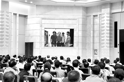 官員表面上參與肅清蘇榮案余毒 卻成蘇榮式干部