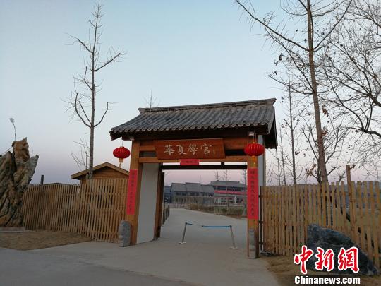 現(xiàn)學(xué)校南門。 朱志庚 攝
