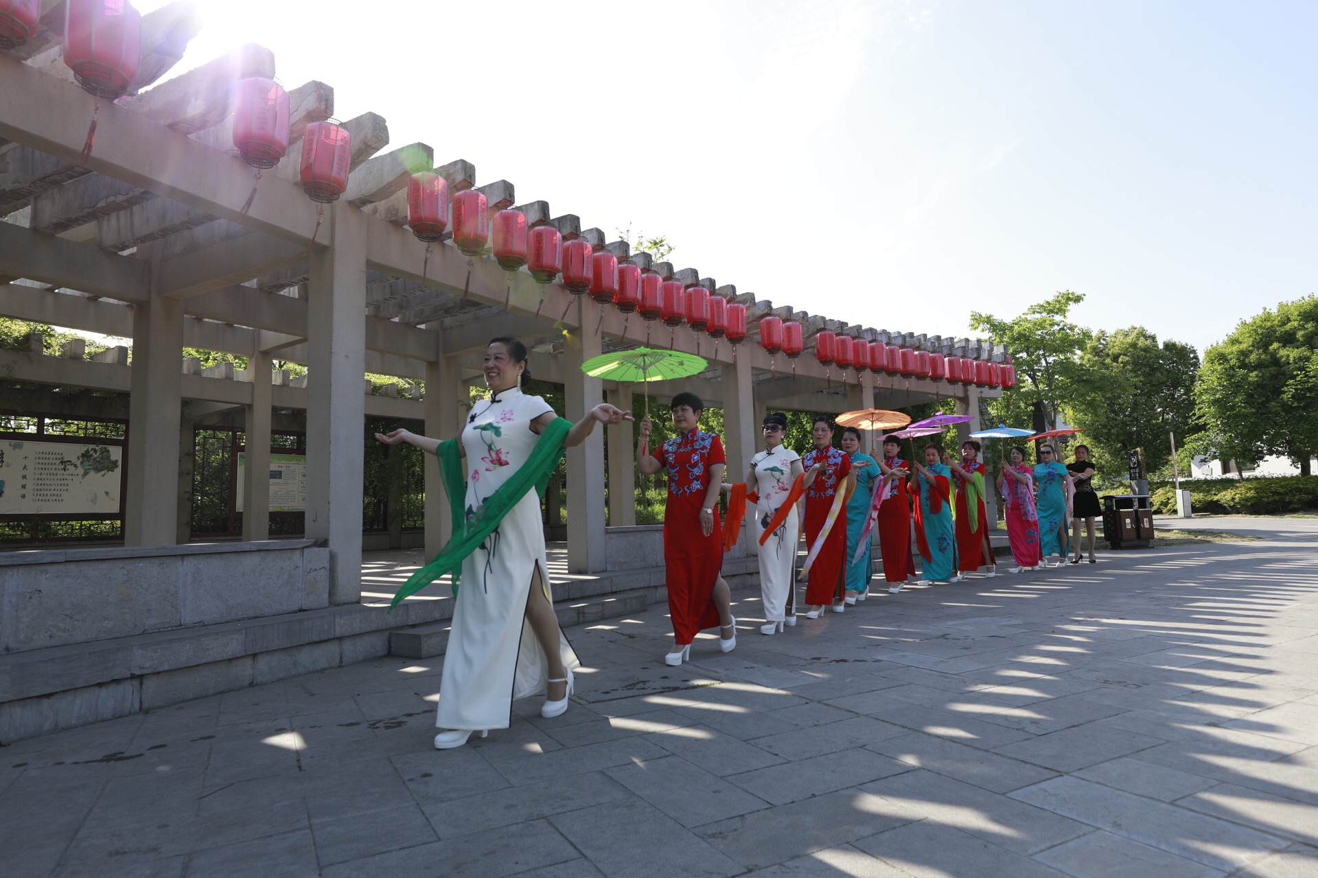 d8de7556832cafb8cb521bc265f2ef5.jpg