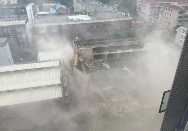 上海一建筑發(fā)生坍塌 多人被壓已救出4人
