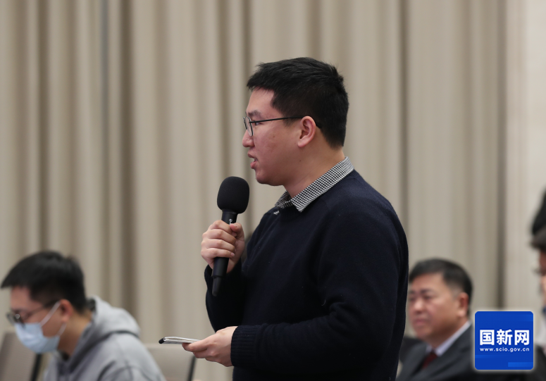 香港中評社記者提問（劉健 攝）.png