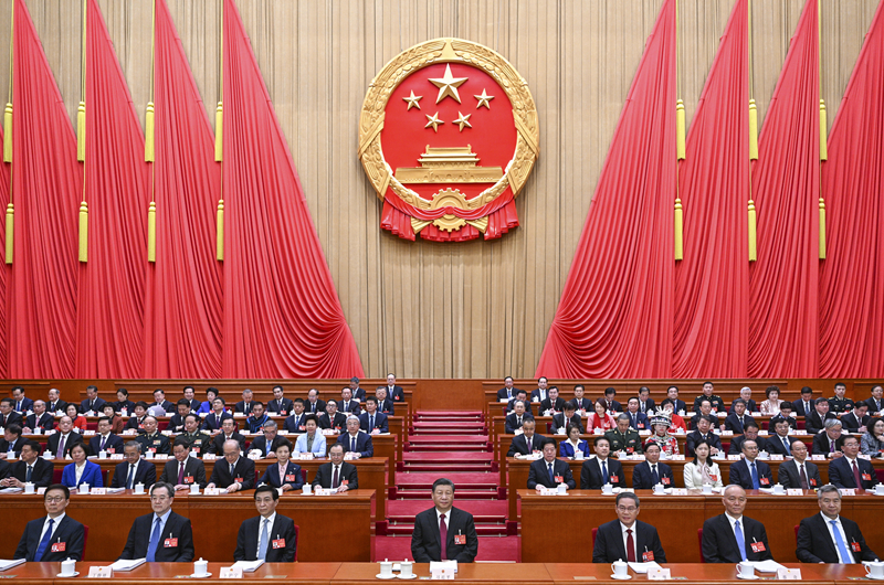 3月5日，第十四届全国人民代表大会第二次会议在北京人民大会堂开幕。党和国家领导人习近平、李强、王沪宁、蔡奇、丁薛祥、李希、韩正等出席大会。 新华社记者 李学仁 摄.jpeg