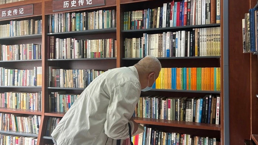 上海旧书店吸引老读者。 资料图片.jpeg
