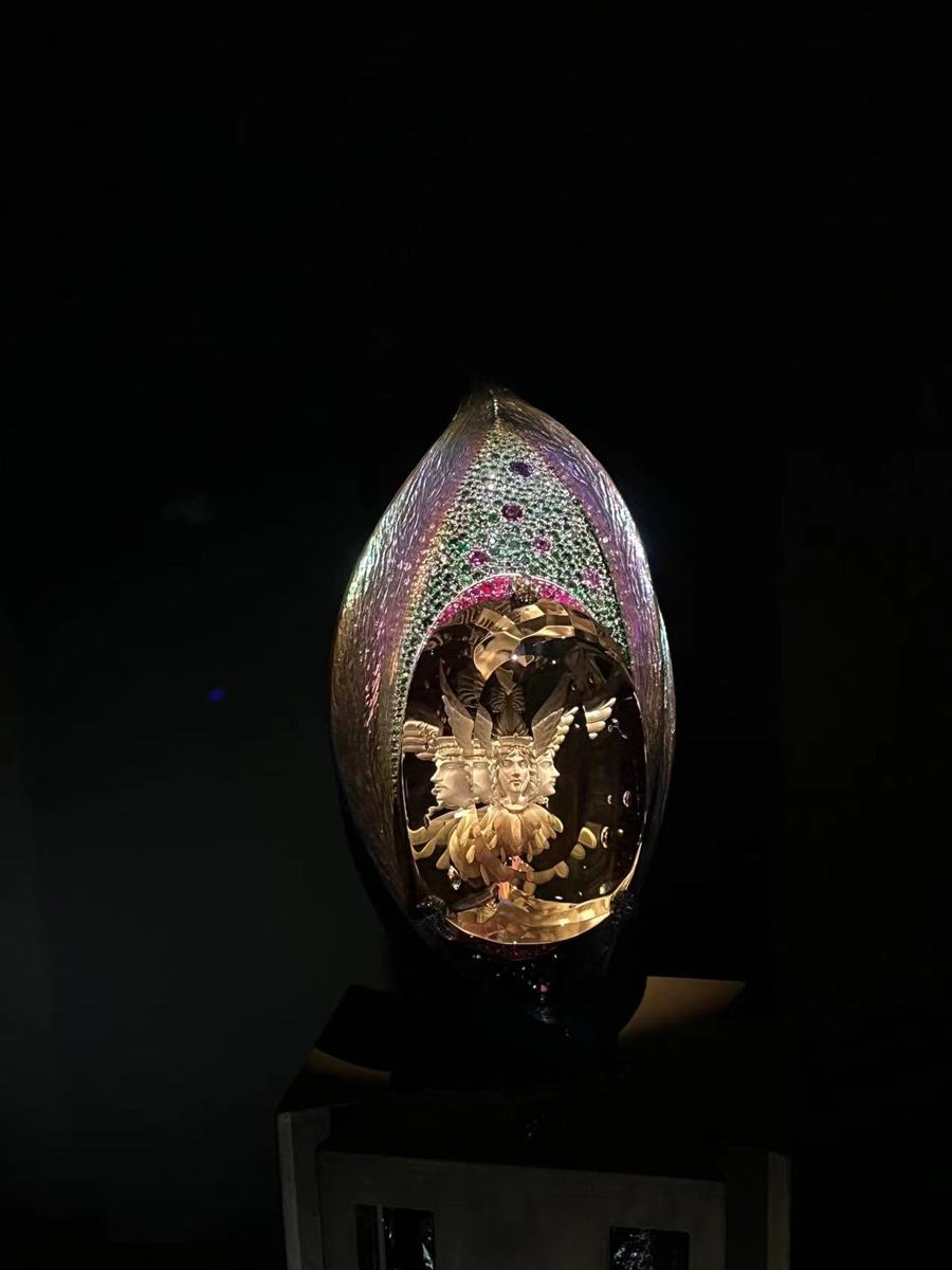 “世英切割”而成的作品。簡工博 攝.jpg