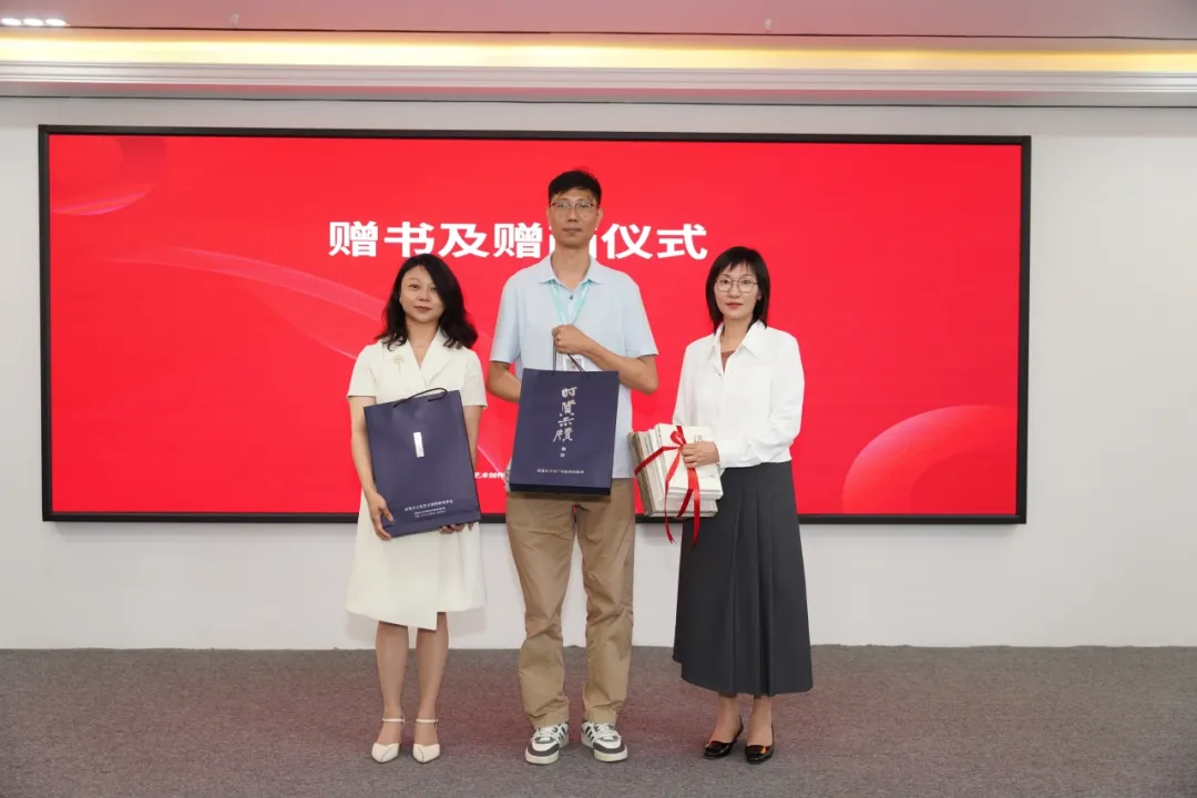 “文化潤企”市文化藝術(shù)公開課走進易開得2.png