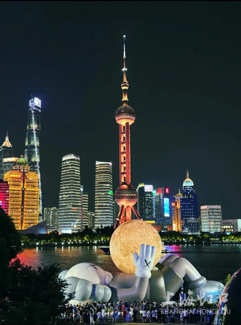 超级月亮艺术装置.png