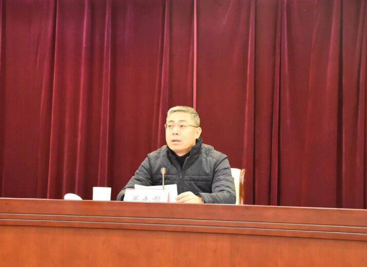 关也彤.png