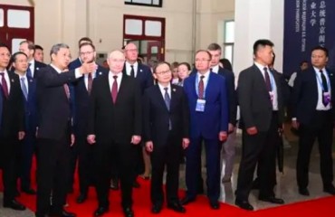 外交部介绍普京对华进行国事访问情况