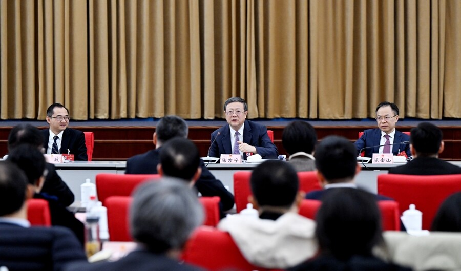 昨天，市委書記陳吉寧在參加浦東新區(qū)代表團(tuán)審議時(shí)發(fā)言。陳正寶 攝.jpg