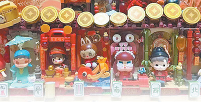 泡泡瑪特“金蛇賀歲”系列盲盒。.jpg