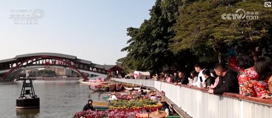 廣東佛山：水上花市年味濃 嶺南水鄉(xiāng)風情足.jpg