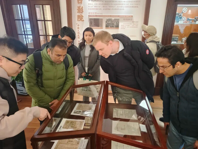 米拉德（Milad）右一.png