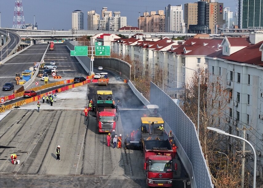 春節(jié)不歇工，S20泰和路高架橋大修工程今恢復(fù)2根車道通行.jpg