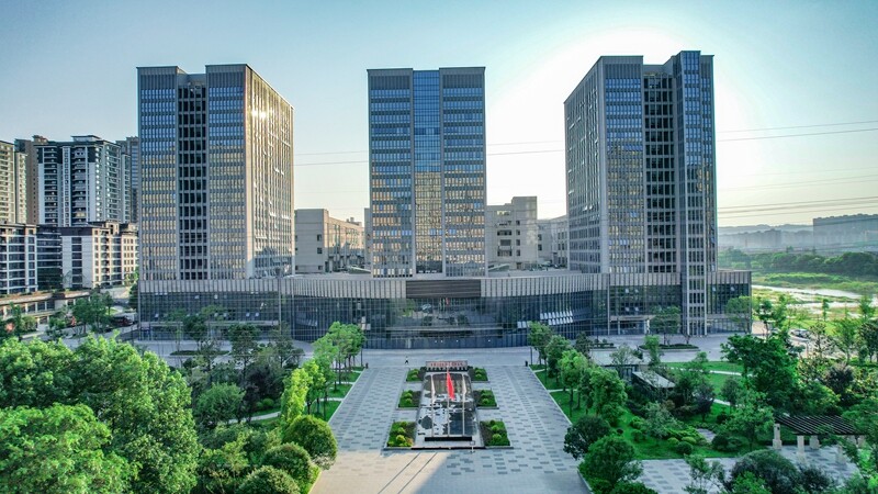 2024年10月25日拍摄的重庆高新技术产业研究院。新华社发（曾清龙 摄）.jpg