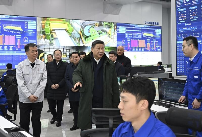 2025年1月23日，习近平总书记在辽宁本溪市本钢板材冷轧总厂第三冷轧厂考察.jpg