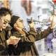 马来西亚“90后”游客 “打飞的”来逛菜场