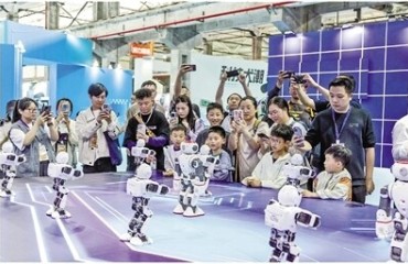 让全年龄段 体验未来生活