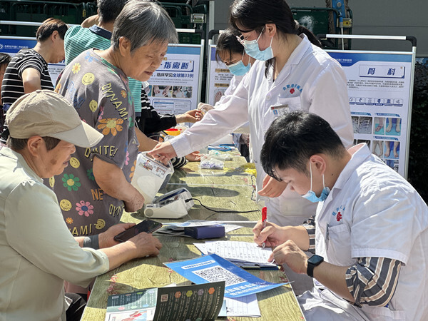 蓮花中心柏樹郢：黨建守護銀齡溫情 “幸福公約”落地有聲 (1)_副本