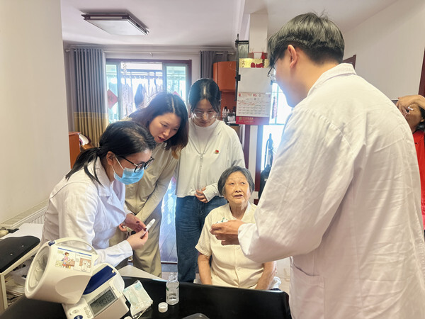 蓮花中心柏樹郢：黨建守護銀齡溫情 “幸福公約”落地有聲 (4)_副本