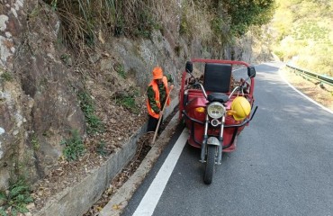 黄山市农公中心组织开展2025年全市农村公路清沟疏涵暨路域环境整治专项行动