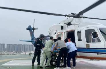 水上緊急醫(yī)學(xué)救援基地成功完成一例水上緊急救援