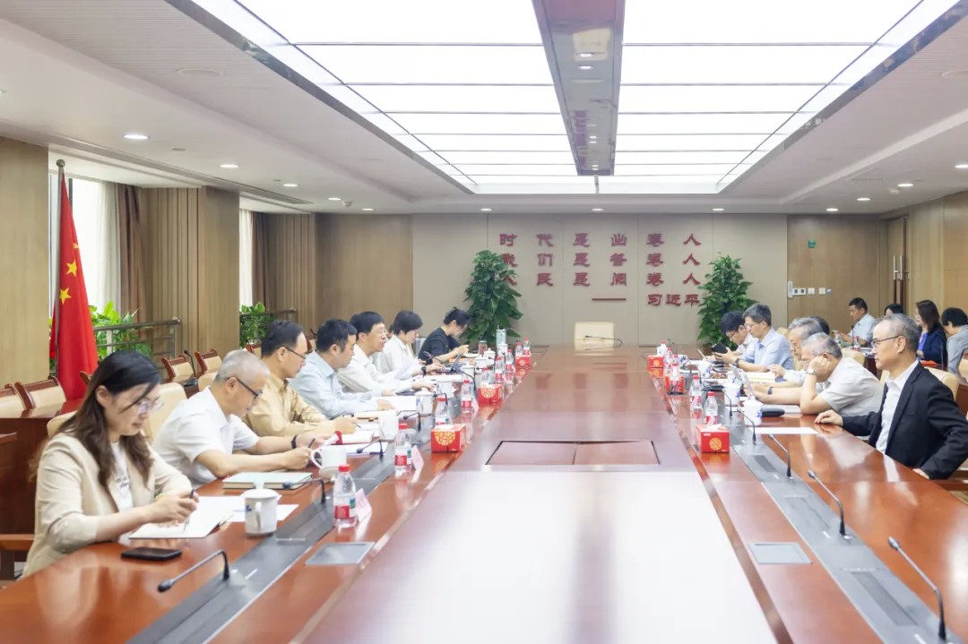 市委依法治市辦召開“十五五”法治上海規(guī)劃編制專家座談會(huì).jpg