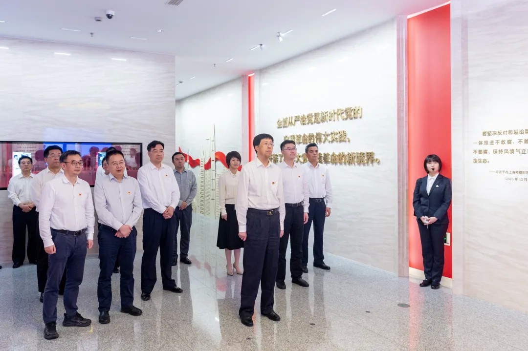 市司法局黨委理論學(xué)習(xí)中心組赴市全面從嚴(yán)治黨警示教育基地開展學(xué)習(xí)教育，推動(dòng)作風(fēng)建設(shè)走深走實(shí).jpg