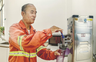 800余個(gè)工會(huì)驛站點(diǎn)亮城市“避暑坐標(biāo)”