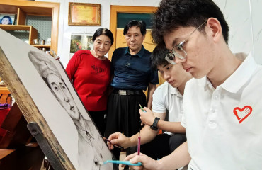 繪制英烈容顏 接力守護(hù)“相見”——我市開展關(guān)心關(guān)愛烈屬崇尚英烈活動(dòng)紀(jì)實(shí)