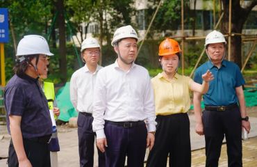 普陀區(qū)領(lǐng)導(dǎo)實地調(diào)研“夏令熱線”反映問題，推進改進落實
