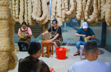 小茶簍編出大產(chǎn)業(yè)祁門安茶竹簍編織助農(nóng)增收近千萬元
