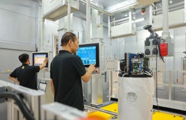 邁能“零碳工廠”首批海信歐版熱泵熱水器量產(chǎn)交付