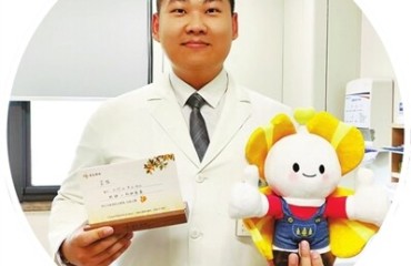 “過去軍裝如今白大褂，都是守護生命”