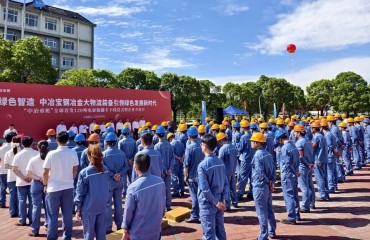 寶山制造亮出 “新答卷” 中冶寶鋼電驅(qū)冶金特種車(chē)首發(fā)，重卡物流迎來(lái) “零碳升級(jí)”