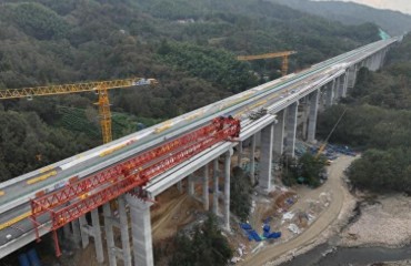 皖鄂通途加速贯通 天堂寨高速双节点突破