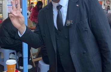 千万粉丝伊拉克网红“老王在中国”  现身广德街头